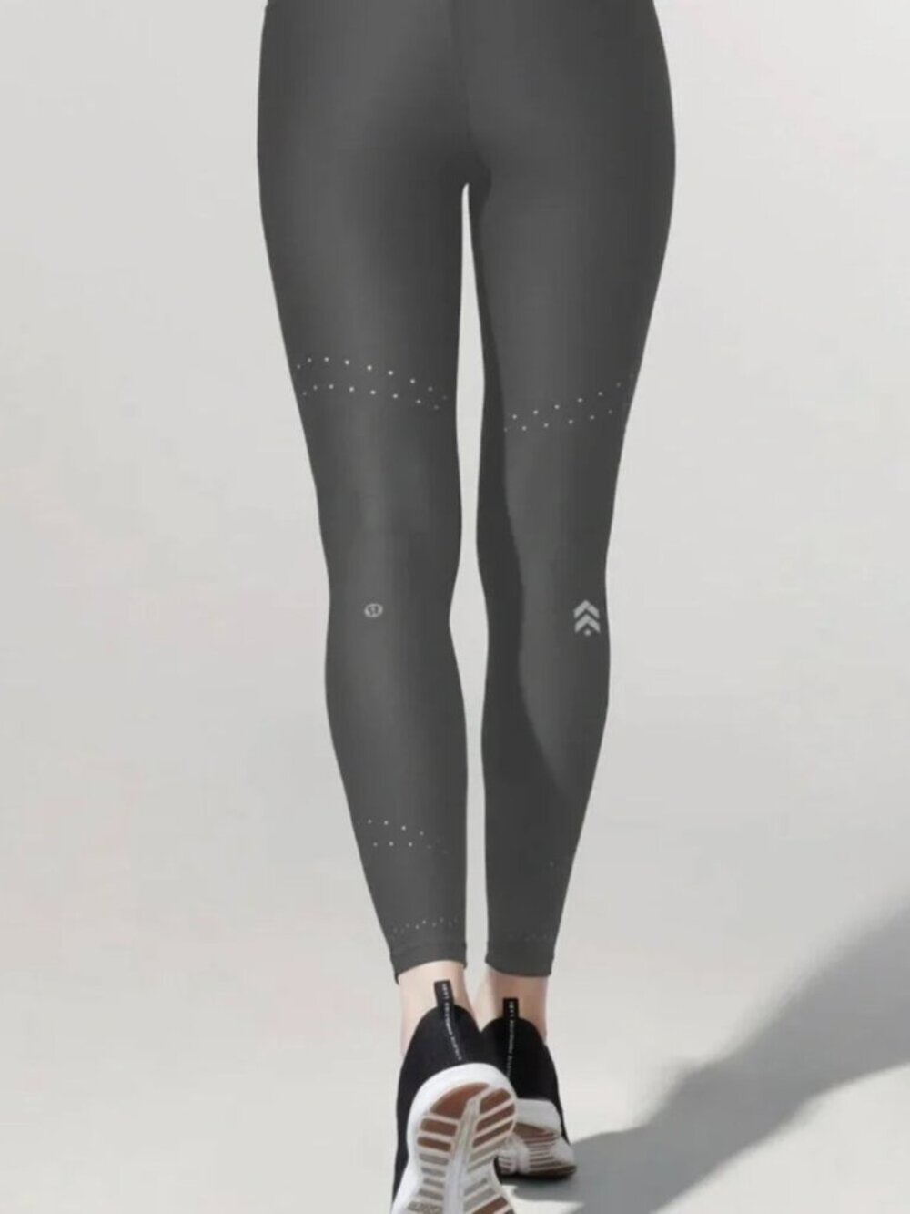 New Barry's Lululemon zoned in HR high rise compression laser cutout 27" legging